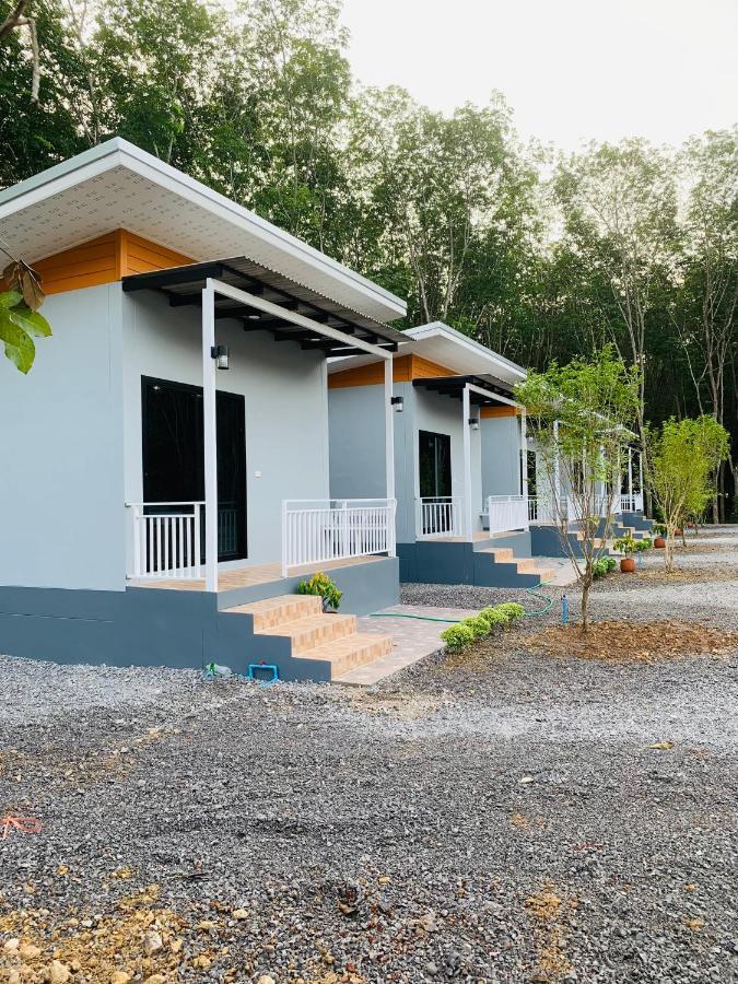 Suanvadee Resort สวนวดี รีสอร์ท Don Sak エクステリア 写真
