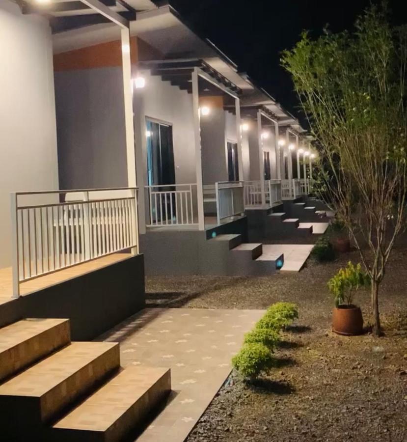 Suanvadee Resort สวนวดี รีสอร์ท Don Sak エクステリア 写真