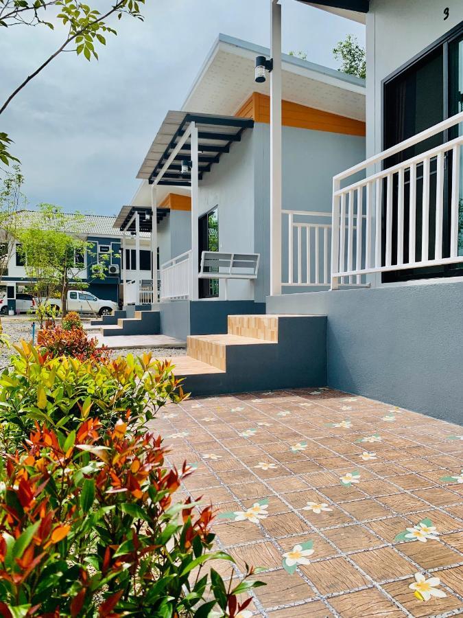 Suanvadee Resort สวนวดี รีสอร์ท Don Sak エクステリア 写真
