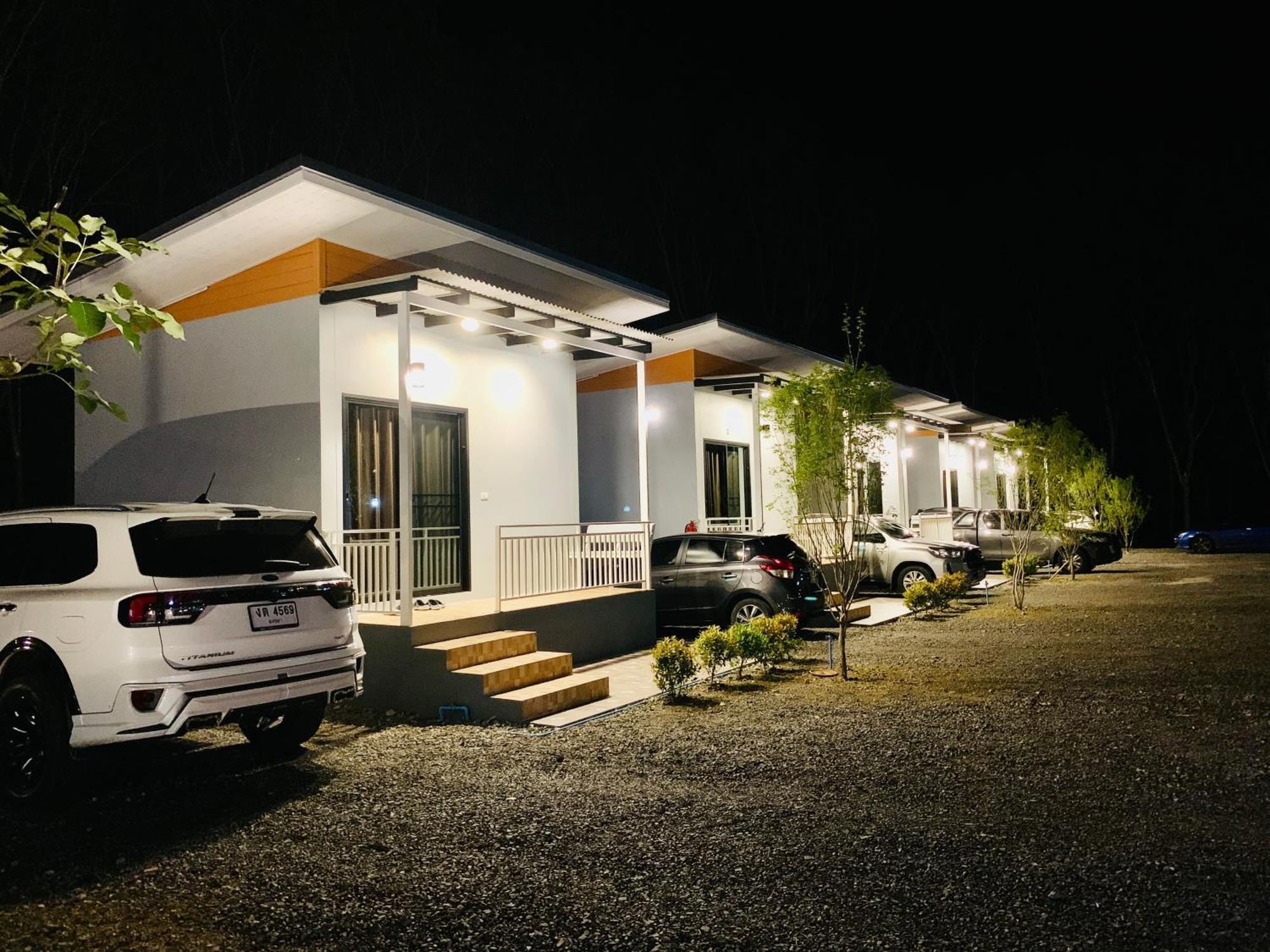 Suanvadee Resort สวนวดี รีสอร์ท Don Sak エクステリア 写真