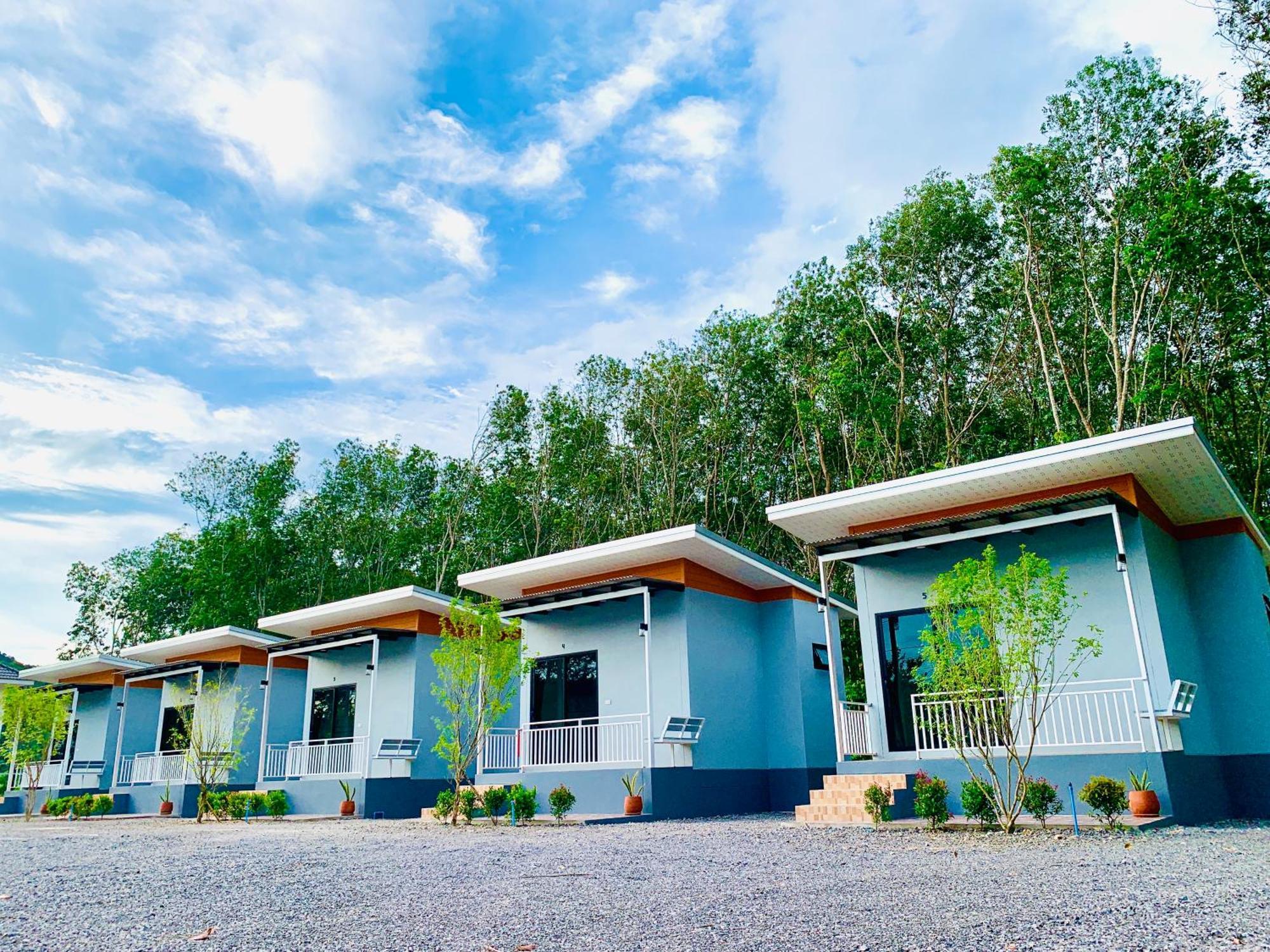 Suanvadee Resort สวนวดี รีสอร์ท Don Sak エクステリア 写真